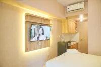 Homey and Well Furnished Studio Tokyo Riverside Pik 2 Apartment