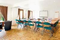 Comfort Hotel Lens - Noyelles Godault Hotels in Carvin