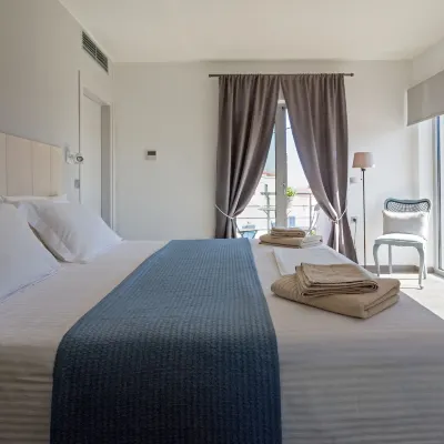 Lidea Boutique Hotel Отели рядом с достопримечательностью «Порт Авлемонас»