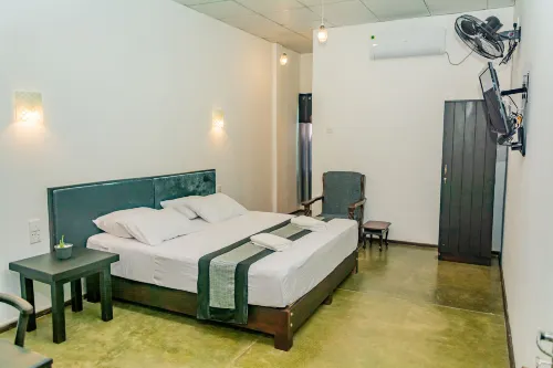 ShiCo Transit Hotel - Inns