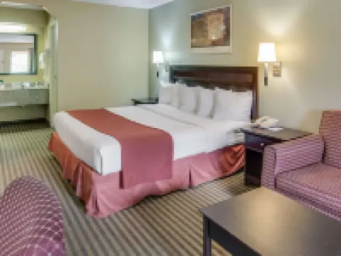 Quality Inn Mt. Pleasant Hotels in Mount Pleasant