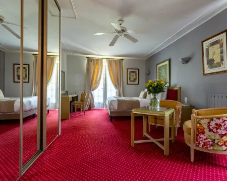 Hotel Restaurant le Centenaire Отели в г. Валь де Луир Э Кодо