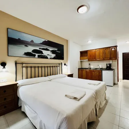 Apartamentos Frontera