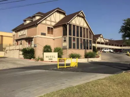 Star Inn Hotel Sea World Отели в г. Леон Вэлли