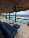 Bear Bottom Cabin! HUGE POND AND HOT TUB, KAYAKE, PADDLE BOAT, AND PADDLE BOARD!