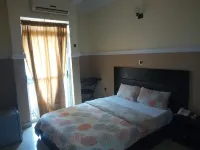 Modroy Hotel and Suites - Bãi đậu xe