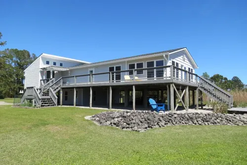 Rivendock Rookery II: Waterfront Home w/Dock & Stunning Views - Homestays