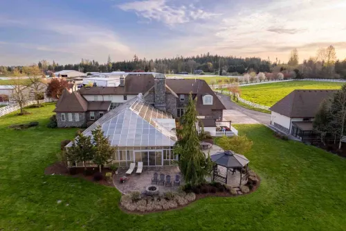 Luxurious Indoor Pool and Equestrian Facilities - Elegant Country Retreat