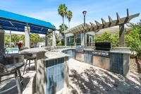 Access to Yoga Studio and Jogging Trail - Stylish Modern Oasis Hotels in Citrus Park