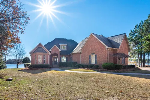 Lakeside Access and Game Room - Spacious Tranquil Escape