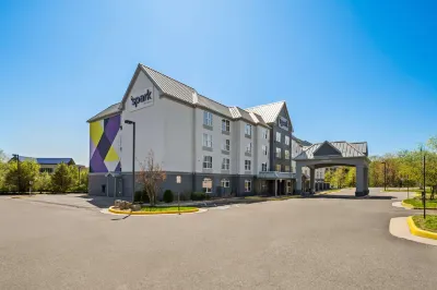 Spark by Hilton Woodbridge Hotels near 7-Eleven