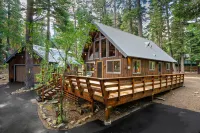 Inviting modern cabin in Sunnyside, walk to lake and access to Tahoe Park HOA.