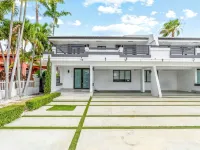 July Special! Modern 4Br - Private Pool & Grill, Near Coral Gables & Mia Airport Hotels in Westchester