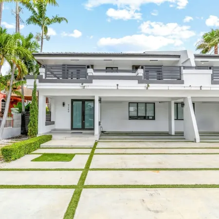 May Special! 4Br - Private Pool, Grill, Near Coral Gables & Mia Airport
