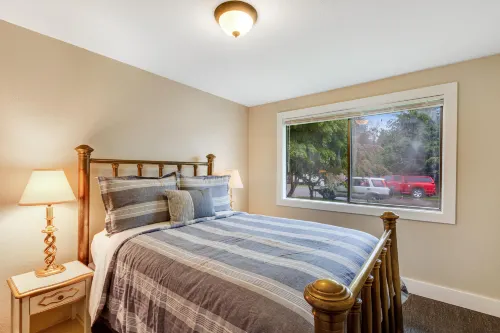 Dog-friendly home with a yard, washer/dryer, partial AC - near attractions Hotels in Langley