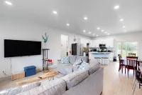 Modern, Dog-Friendly Home with a Full Kitchen, Washer/Dryer, Furnished Patio فنادق في باندون