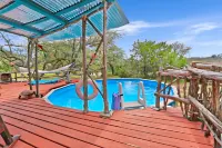 Three Horses Ranch Hotels in Blanco County