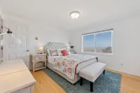 Spectacular Ocean View and Large Deck - Stunning Waterfront Haven Hotel in zona Dugualla Bay Farms