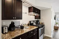 the susan: a cozy, comfy 1bd suite Hotels in Peoria