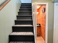 Cozy Fireplace and Stunning Mountain Views - Charming Modern Retreat