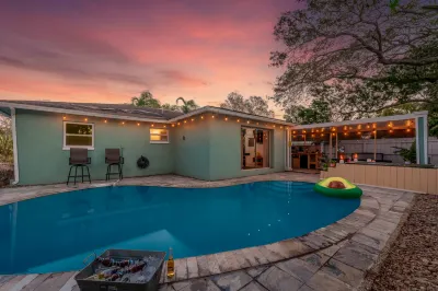 Heated Pool, Hot Tub and Game Room Fun - Stunning Retreat