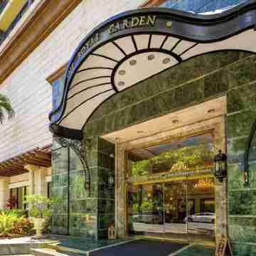 Modern Suite / Free Parking / View / AC / King Bed / Kitchen / Prime Location Hotel Exterior