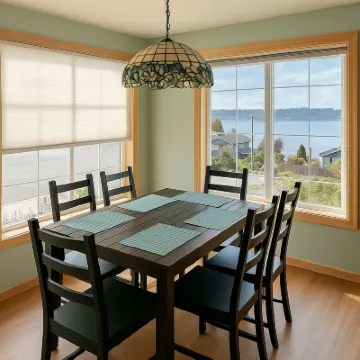 Charming ocean view - hot tub - pet friendly Hoteles en Bremerton