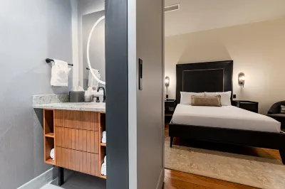 2BR Amazing Views Walk to French Quarter | The Mayfair