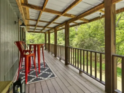 Creekside Vibes - 1 Bedroom Cozy Cabin w/ Outdoor Fire Pit + Pet Friendly! Hotels in Laurel Fork
