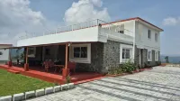 Mountain Top Holiday Home Hotels in Balacola