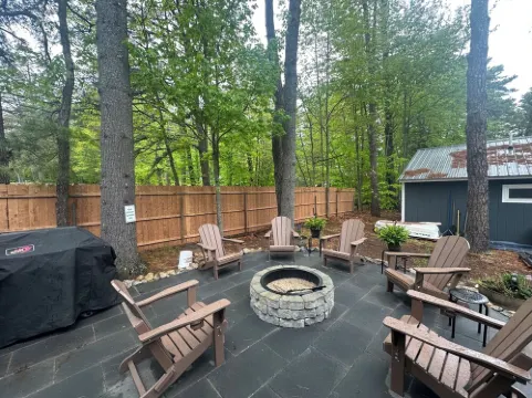 House at Sunshine- Long Lake, 5 Min Walk to Causeway