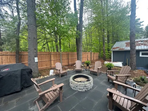 House at Sunshine- Long Lake, 5 Min Walk to Causeway