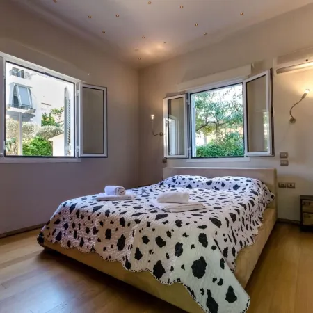 Aquarius - Glyfada Detached House