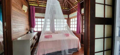 Heipoe Lodge Hôtels à proximité de : Nautisport Raiatea