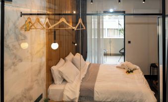 Luxury Suites with Jacuzzi by Sea&TheCity