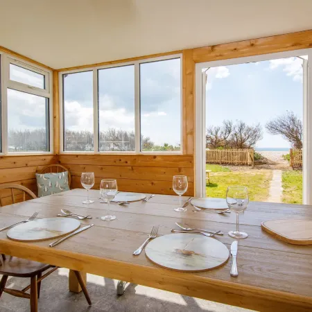 Bright & Dreamy on the Beach Garden & Balcony