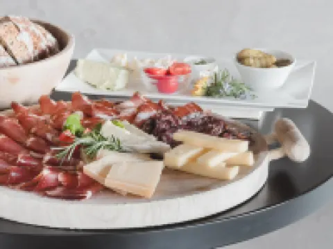 Hotel Tiefenbrunn Gardensuites & Breakfast Hotels in Lana