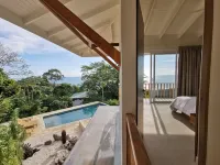 Casa Luna - Private Suites with Ocean View, Pool, AC, WiFi