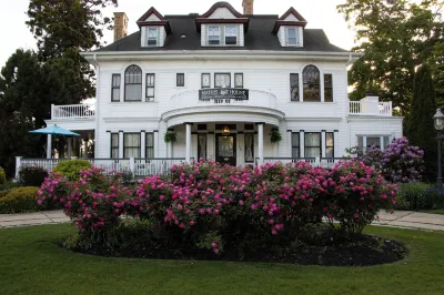 Mathis House, A Victorian Bed & Breakfast and Tea Room at 600 Main Hotels in 