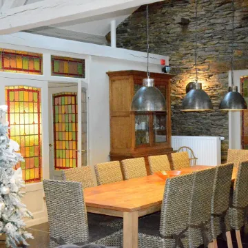 Villa with Hottub in Calm Area