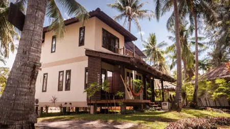 Baan Manali Resort Отели рядом с достопримечательностью «Пханган»