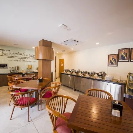 The Point Boutique Hotel Отели рядом с достопримечательностью «Торговый центр Перлинг»