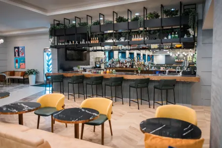 The Chifley Houston, Tapestry Collection by Hilton Отели рядом с достопримечательностью «церковь Лейквуда»