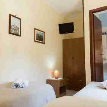 Vico Tauro House Rooms