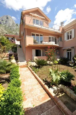 Apartments Marilu Hotels in Dobrota