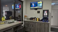 Econo Lodge Hotels in Cochrane