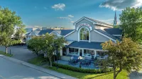 Auberge des 21 Hotels near Saguenay Fjord National Park