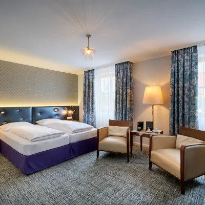 Hotel Lechnerhof Unterföhring メトロポール劇場周辺のホテル