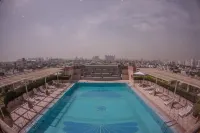 The Bristol - piscina