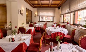 Logis Hostellerie Motel Au Bois le Sire